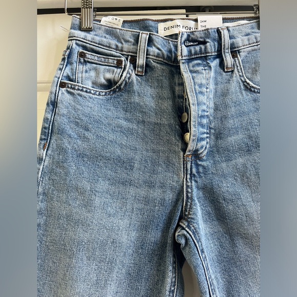 NWT Aritzia Denim Forum The Yoko High Rise Slim Light Wash Jeans Size 24W 28L - Picture 9 of 13
